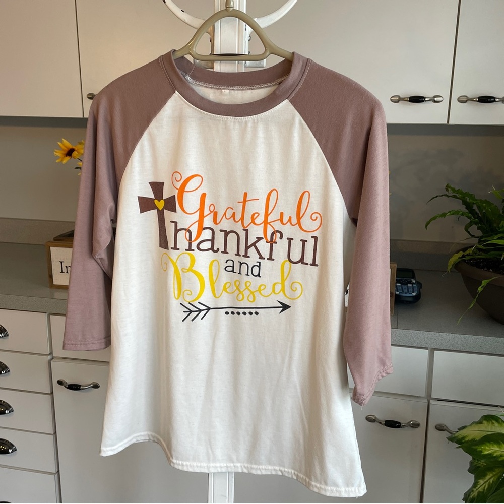 Adorable “Grateful, Thankful & Blessed  TShirt. Size Large